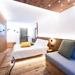 Miralago Hotel