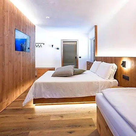 Miralago Hotel 2*