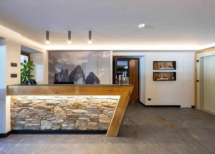 Miralago Hotel